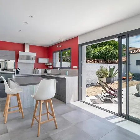 Feriehus Maison Moderne Avec Piscine Pour 6 *