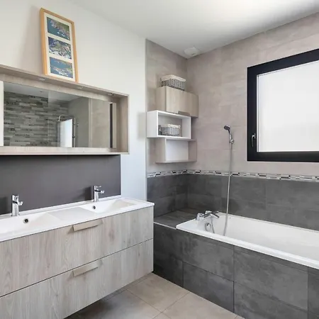 Maison Moderne Avec Piscine Pour 6 La Plaine-sur-Mer