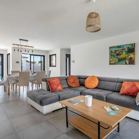 Tatil Evi Maison Moderne Avec Piscine Pour 6