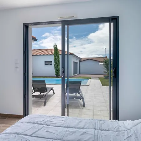 Maison Moderne Avec Piscine Pour 6 *