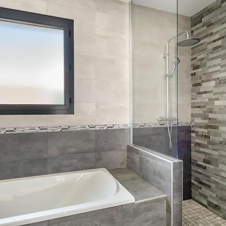 Maison Moderne Avec Piscine Pour 6 * La Plaine-sur-Mer