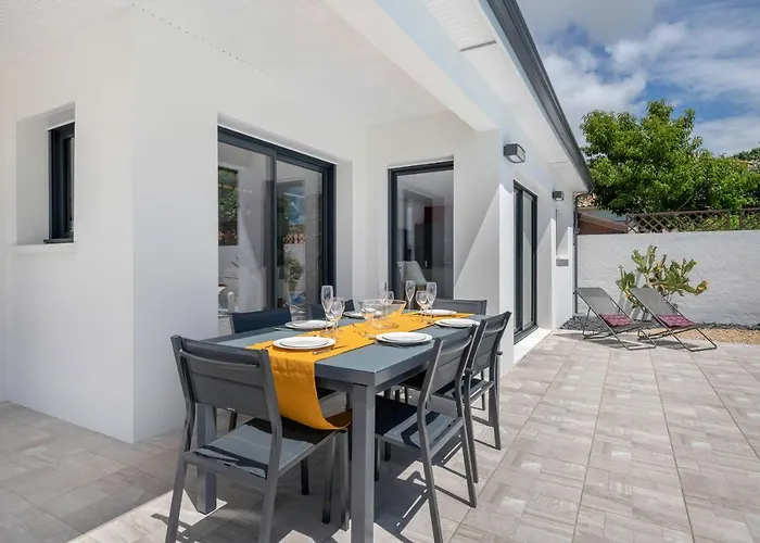 Maison Moderne Avec Piscine Pour 6 Tatil Evi