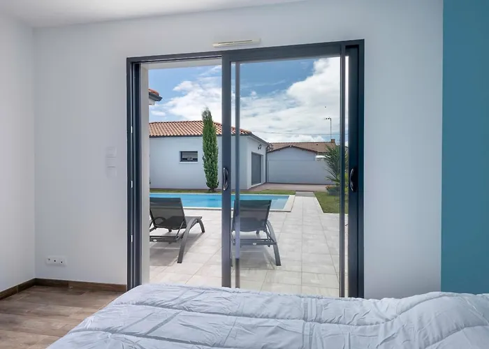 Maison Moderne Avec Piscine Pour 6 *